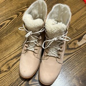 SOREL Women’s Lace up Boots